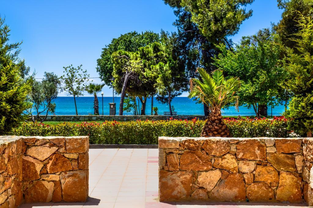 Elia Apartments - Nea Triglia Beach Nea Plagia Bagian luar foto